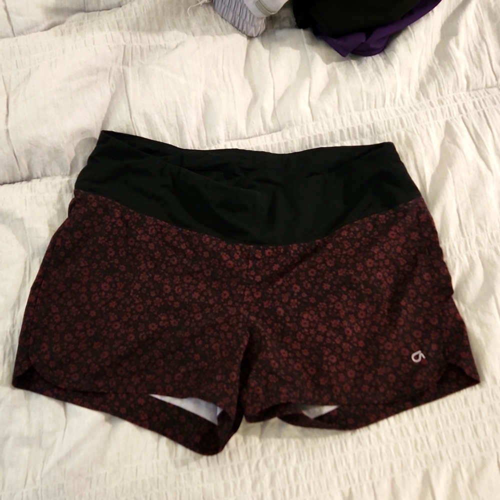 Gap maternity shorts